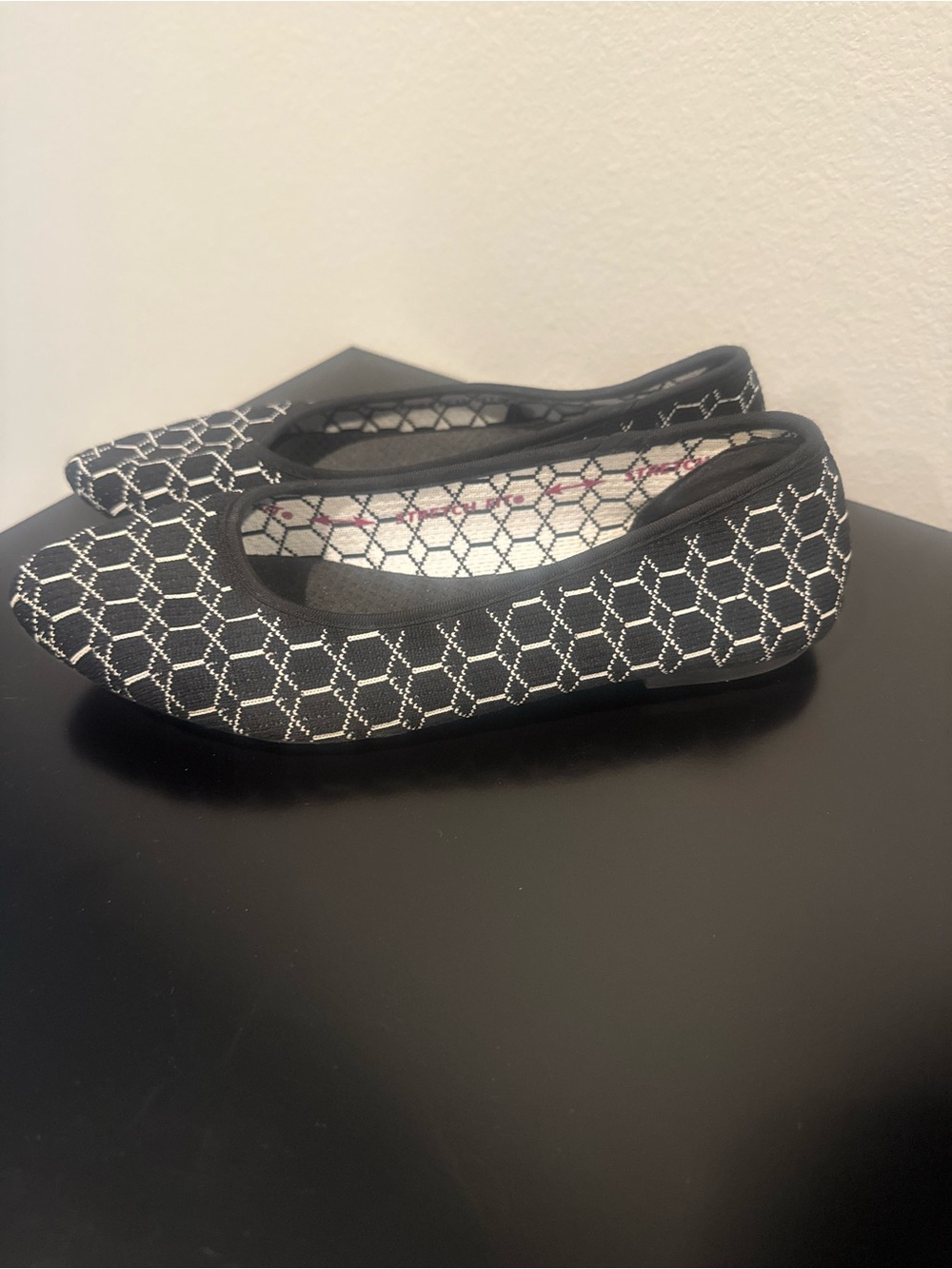 Skechers Black Patterned Women’s Ballet Flats